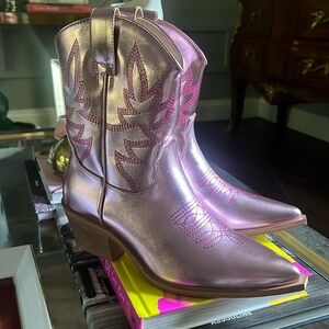 New Mi.iM Claire Western Pink Metallic Cowgirl Boots- will not ship box
